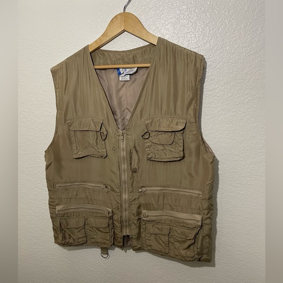 2-Piece set.  Women’s Khaki Utility Safari Photography Vest & Short Set Size XL - Picture 2 of 12
